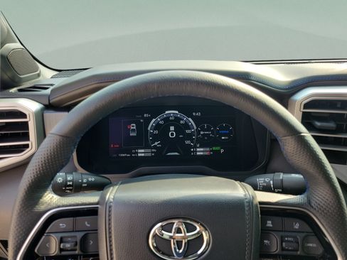 Used 2025 Toyota Tundra Platinum AWD/4WD image 15