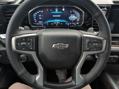 Used 2022 Chevrolet Silverado 1500 RST AWD/4WD image 13