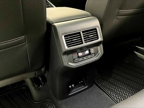 New 2026 Volkswagen Atlas SE image 16