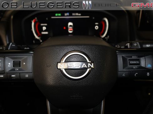 Used 2025 Nissan Rogue Platinum image 26