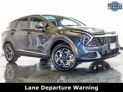 Used 2024 Kia Sportage LX image 2