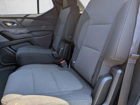 Used 2023 Chevrolet Traverse LT FWD image 18