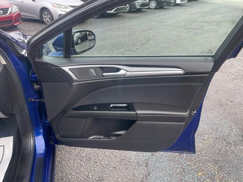 Used 2016 Ford Fusion SE image 30