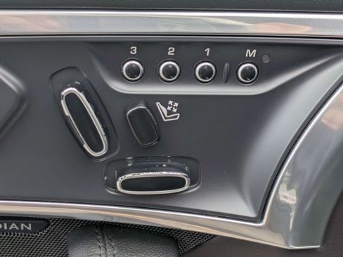 Used 2019 Jaguar F-TYPE Convertible RWD image 18