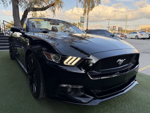 Used 2017 Ford Mustang GT Premium image 3