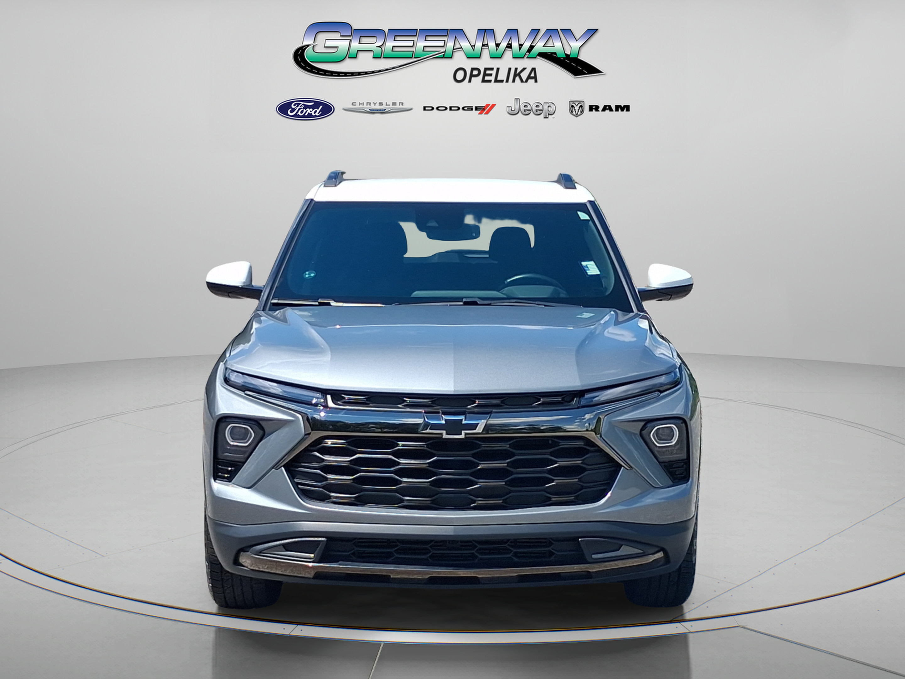 Used 2024 Chevrolet TrailBlazer ACTIV w/ Convenience Package AWD/4WD image 2