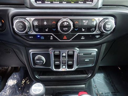 Used 2023 Jeep Wrangler Unlimited w/ Cold Weather Group AWD/4WD image 17