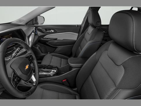 Used 2025 Chevrolet Trax LT FWD image 11