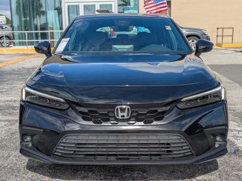 Used 2022 Honda Civic Sport Touring image 2