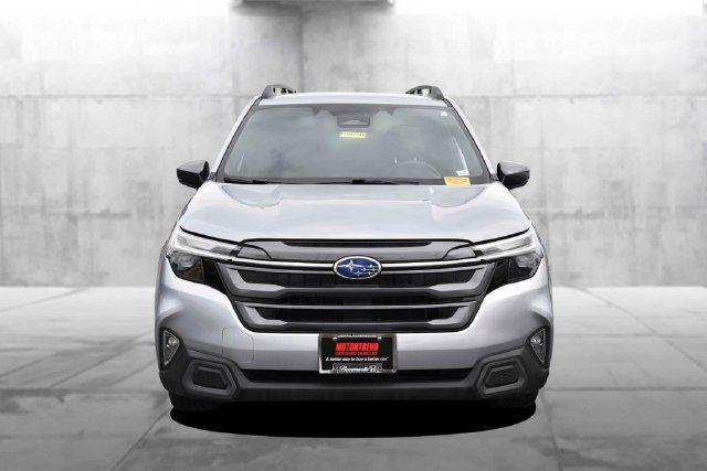 Used 2025 Subaru Forester Limited AWD/4WD image 4