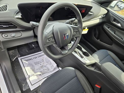 New 2026 Buick Envista Sport Touring FWD image 10