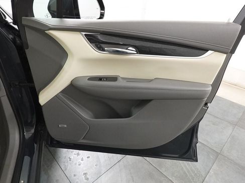 Used 2021 Cadillac XT6 Premium Luxury FWD image 34