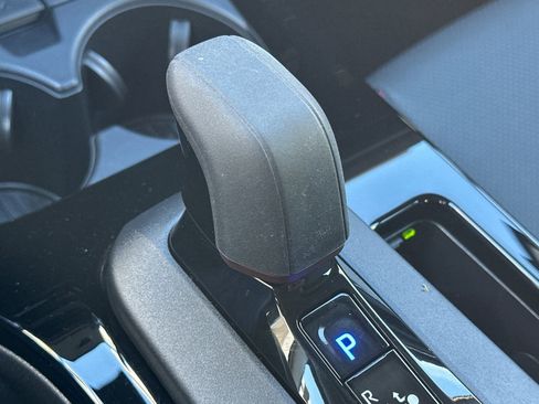 Used 2025 Toyota Prius Plug-In Hybrid image 18