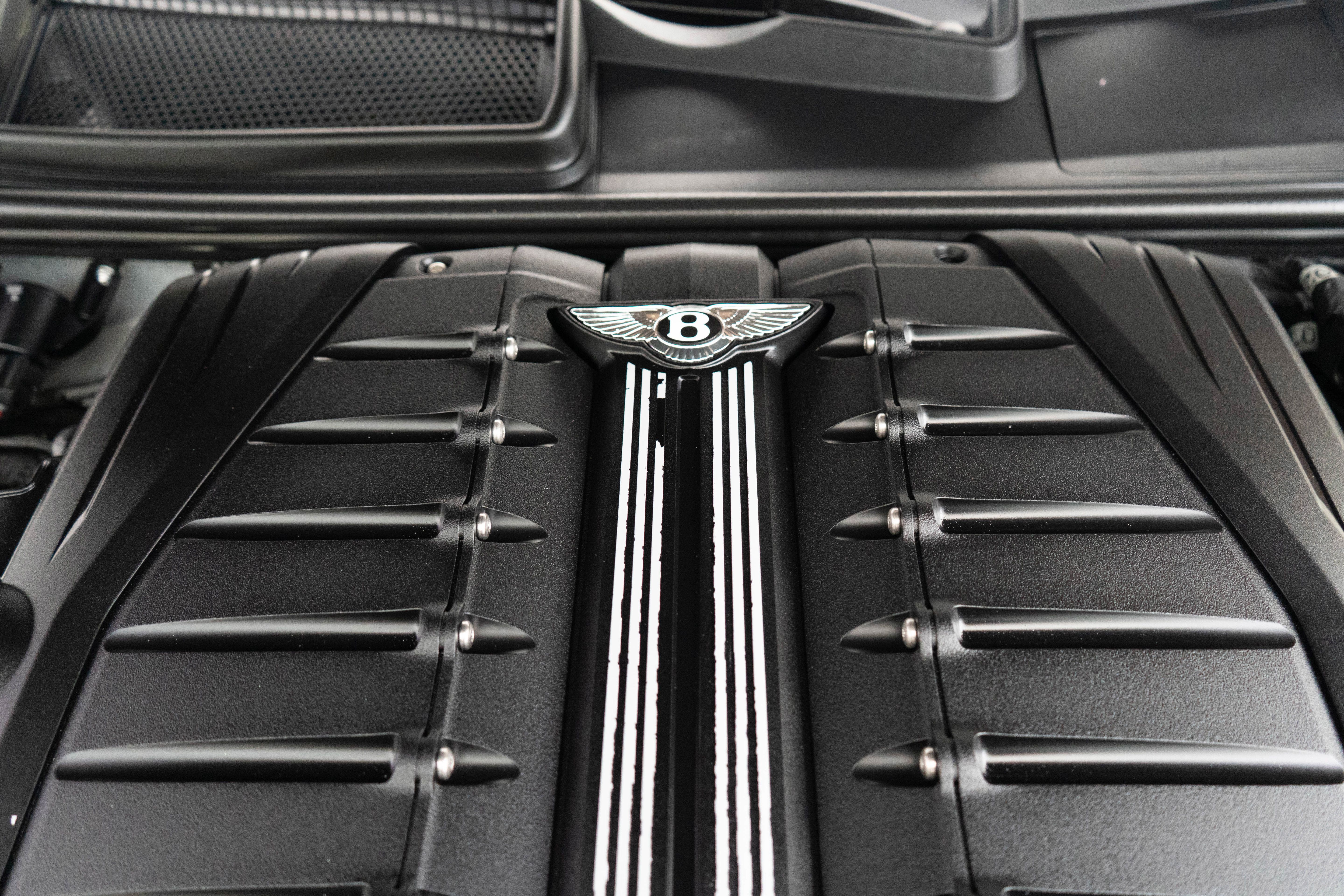 Used 2017 Bentley Bentayga AWD/4WD image 51