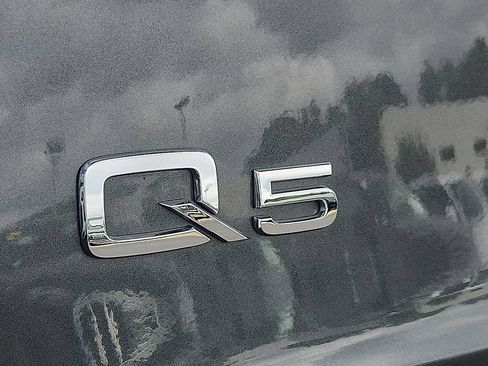 Used 2024 Audi Q5 2.0T Premium w/ Convenience Package AWD/4WD image 28
