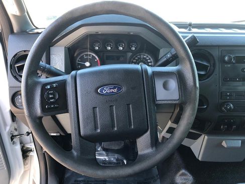 Used 2014 Ford F550 2WD Regular Cab Super Duty image 11