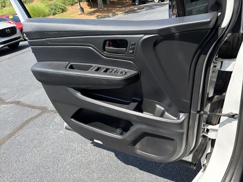 Certified 2024 Honda Odyssey Sport image 12