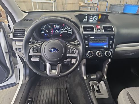 Used 2018 Subaru Forester 2.5i Premium AWD/4WD image 16