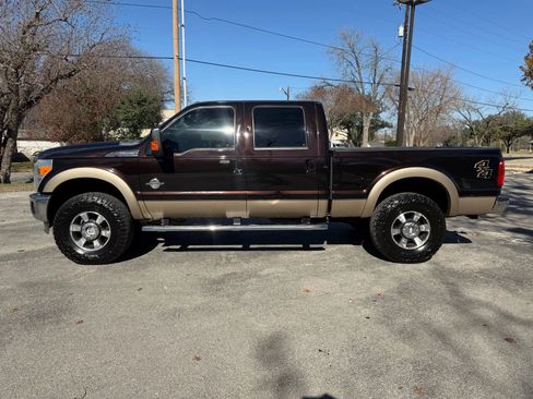 Used 2014 Ford F250 Lariat w/ Lariat Ultimate Package image 8