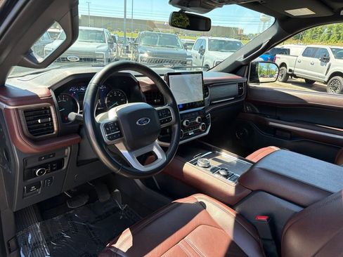 Used 2024 Ford Expedition Max Limited AWD/4WD image 12