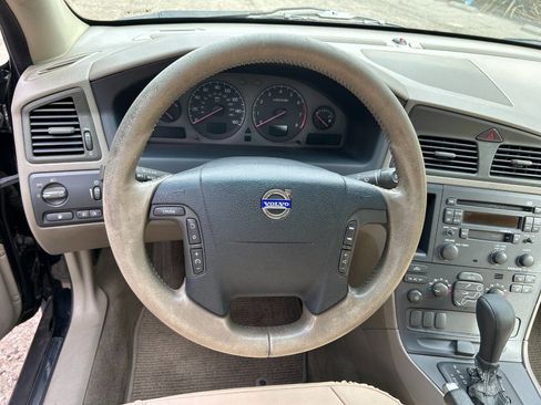Used 2003 Volvo V70 image 23