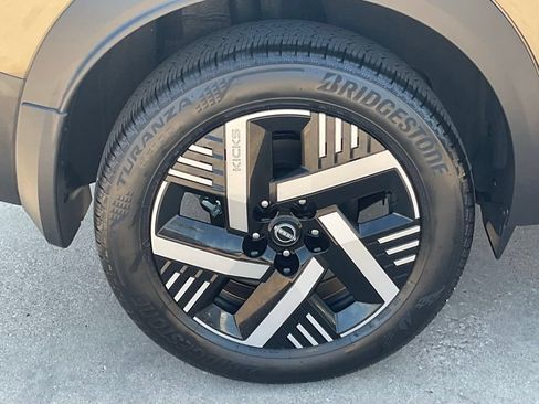 Certified 2026 Nissan Kicks SV FWD image 7
