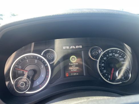 Used 2021 RAM 2500 Big Horn w/ Night Edition AWD/4WD image 6