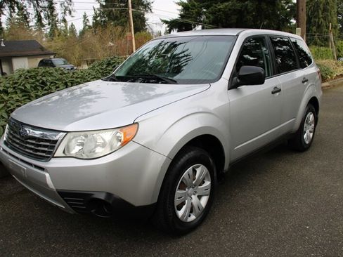 Used 2009 Subaru Forester 2.5X w/ Popular Equipment Group 1B image 1
