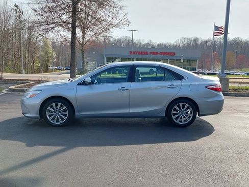 Used 2017 Toyota Camry XLE w/ Moonroof Package image 14