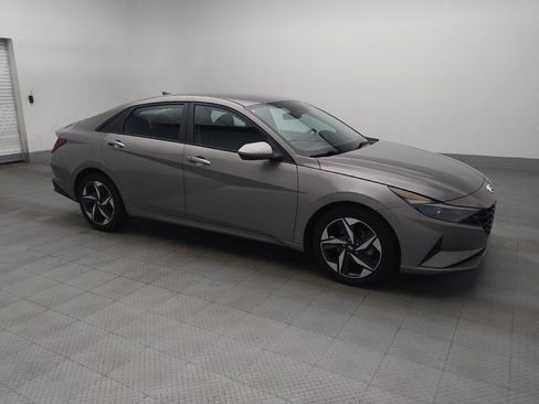 Used 2023 Hyundai Elantra SEL w/ Convenience Package FWD image 11