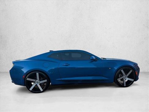 Used 2018 Chevrolet Camaro LT image 4