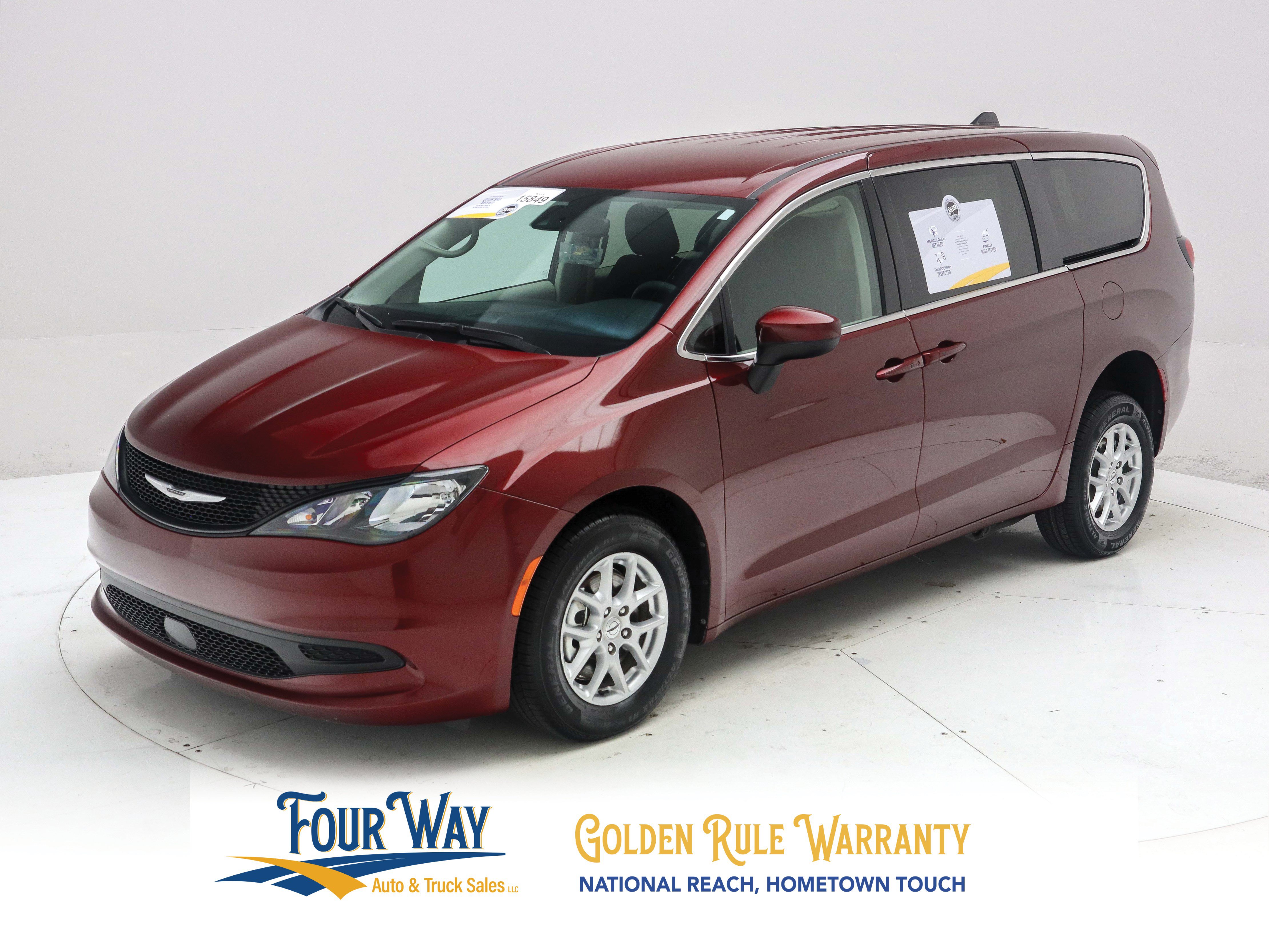 Used 2023 Chrysler Voyager LX FWD image 9