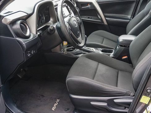 Used 2017 Toyota RAV4 XLE w/ Carpet Mat Package FWD image 18