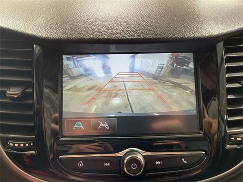 Used 2017 Chevrolet Trax LT image 17
