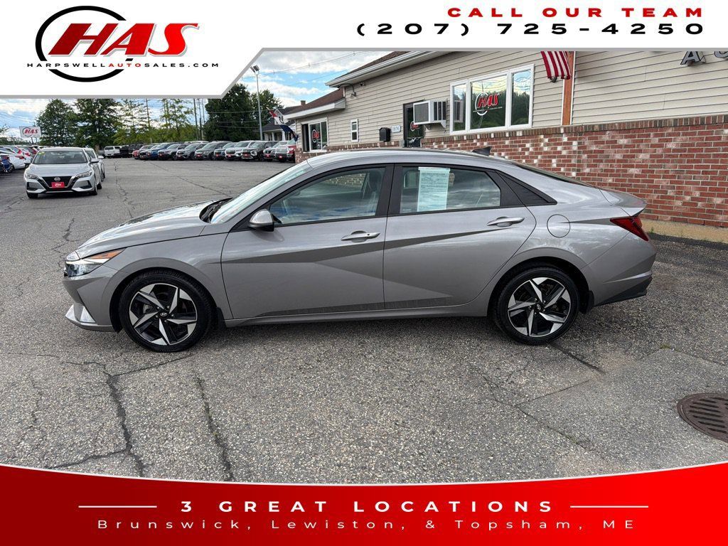 Used 2023 Hyundai Elantra SEL w/ Convenience Package FWD image 2