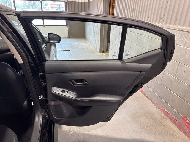 Used 2025 Nissan Sentra SV FWD image 14