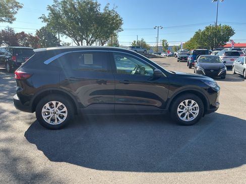 Used 2024 Ford Escape Active AWD/4WD image 4