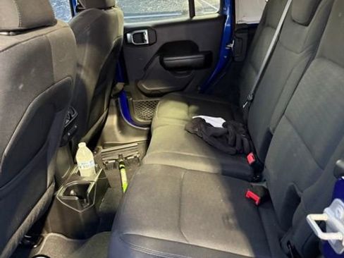 Used 2018 Jeep Wrangler Unlimited Sport S image 12