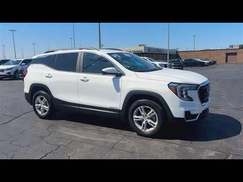 Certified 2023 GMC Terrain SLE w/ Driver Convenience Package AWD/4WD image 2