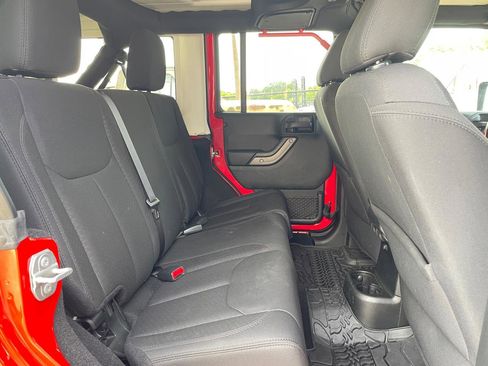 Used 2018 Jeep Wrangler Unlimited Sport S AWD/4WD image 19