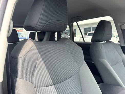 Used 2025 Toyota RAV4 LE FWD image 27