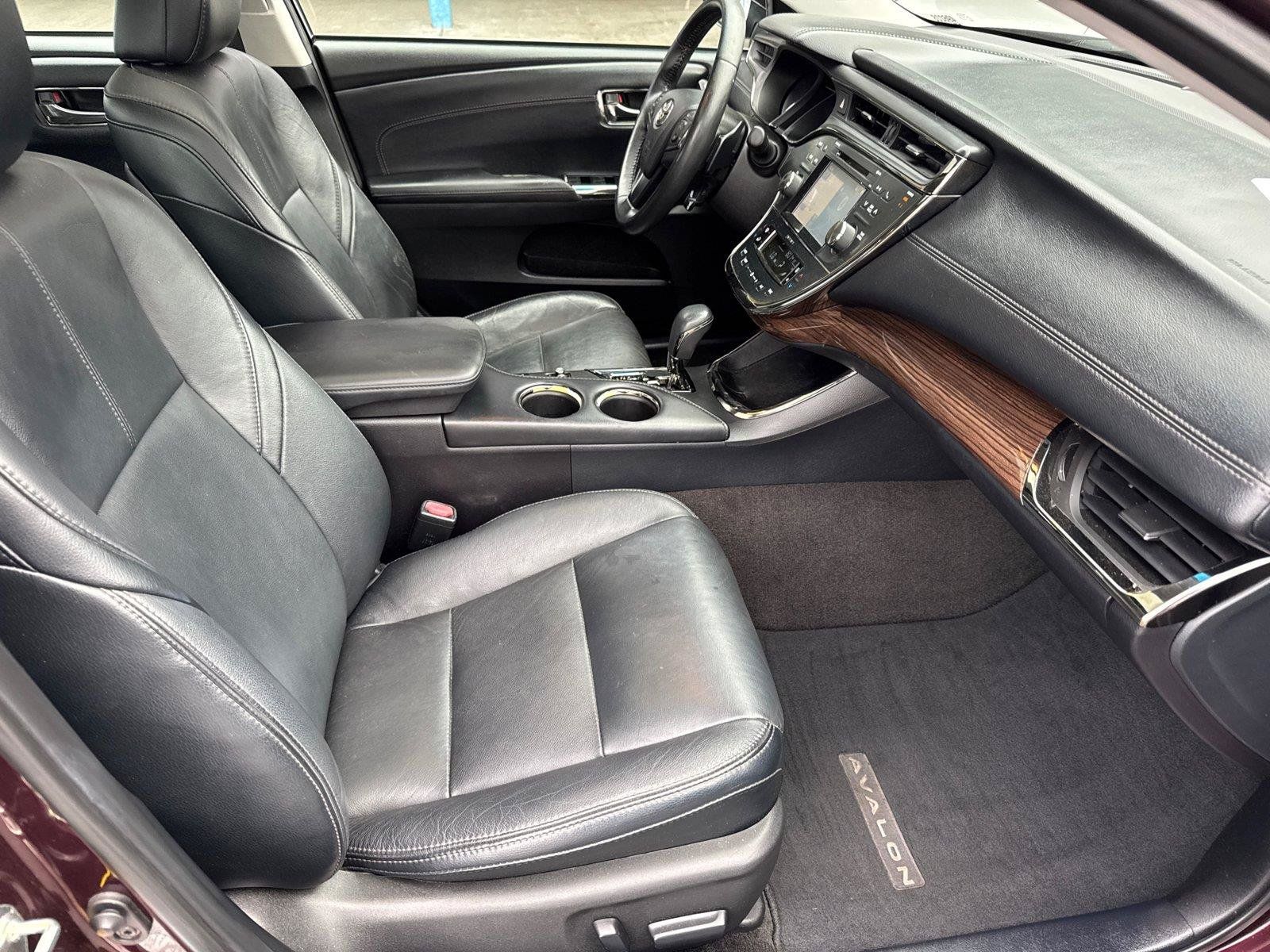 Used 2015 Toyota Avalon XLE Premium w/ Preferred Accessory Package FWD image 16