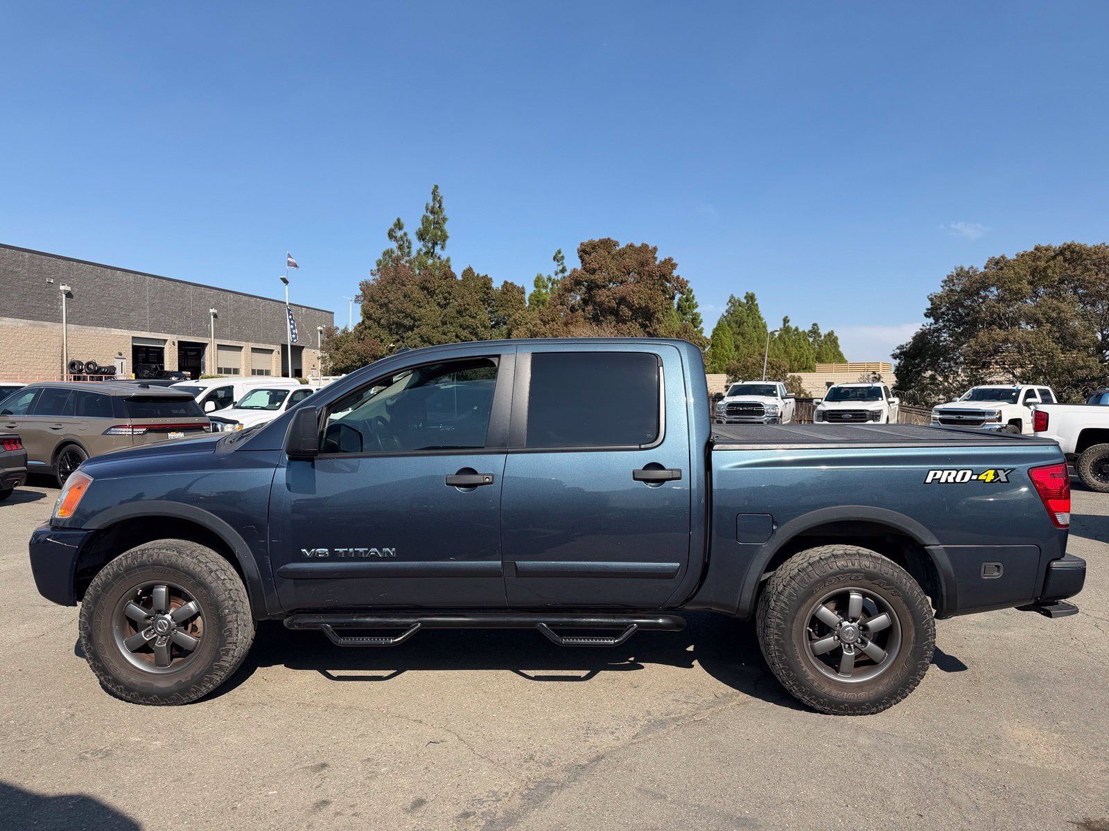 Used 2014 Nissan Titan PRO-4X w/ Pro-4x Luxury Package AWD/4WD image 2
