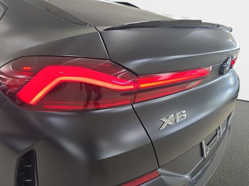 New 2026 BMW X6 xDrive40i w/ Climate Comfort Package image 22