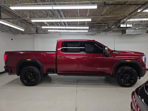 Used 2025 GMC Sierra 2500 AT4 w/ AT4 Premium Plus Package AWD/4WD image 6
