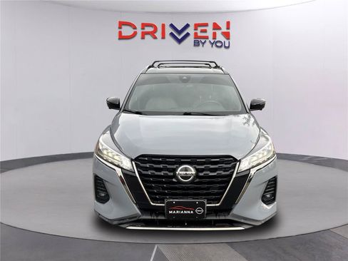 Used 2021 Nissan Kicks SR w/ SR Premium Package FWD image 9