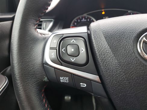 Used 2017 Toyota Camry XSE image 14