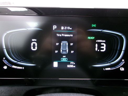 Used 2025 Kia Sportage LX AWD/4WD image 7
