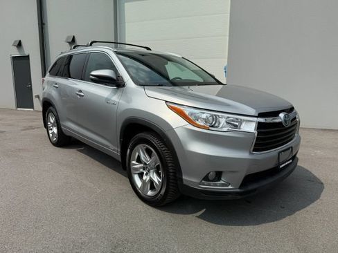 Used 2016 Toyota Highlander Limited Platinum AWD/4WD image 11