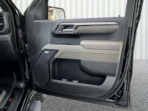 Used 2023 Chevrolet Silverado 1500 ZR2 w/ Technology Package AWD/4WD image 30